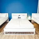 Hevals Grand Appartments Tempelhof Apartment Berlin