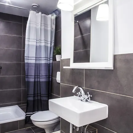 Hevals Grand Appartments Tempelhof Appartamento Berlino