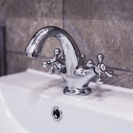 Hevals Grand Appartments Tempelhof Berlino